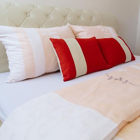 Sun City Apartments Требинє Екстер'єр фото