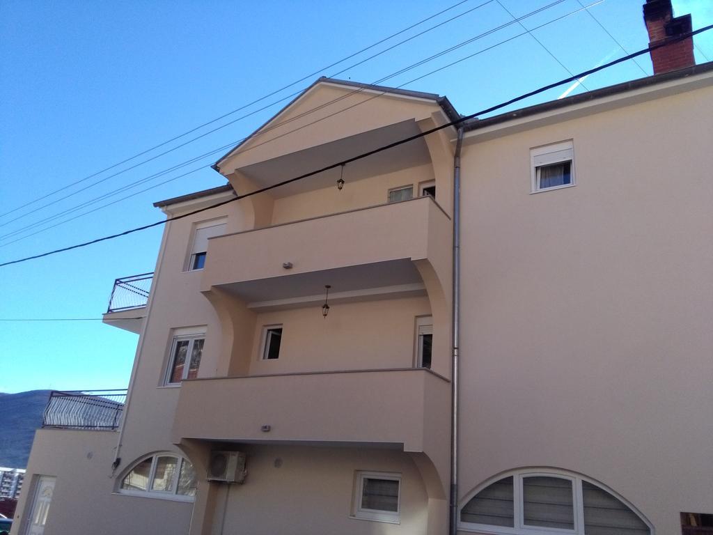 Sun City Apartments Требинє Екстер'єр фото