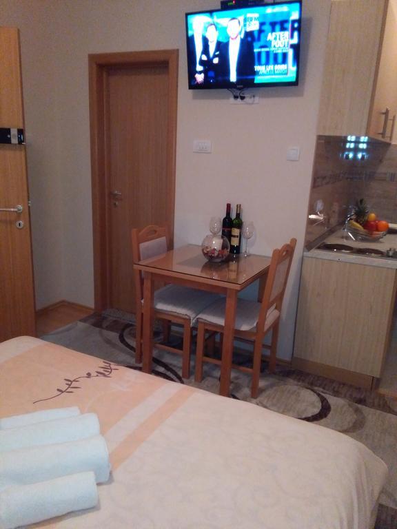 Sun City Apartments Требинє Екстер'єр фото