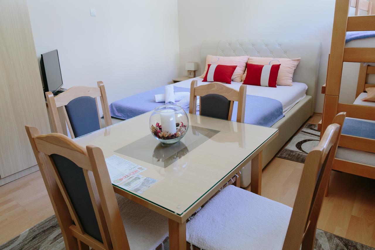 Sun City Apartments Требинє Екстер'єр фото