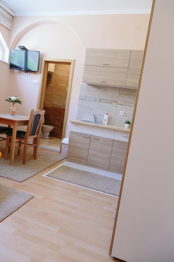 Sun City Apartments Требинє Екстер'єр фото